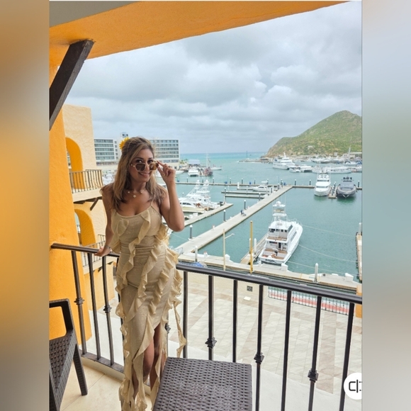 Elegant Cream Ruffle Dress - Picture 3 of 5